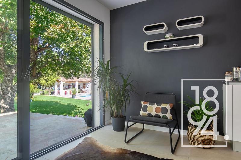 Villa - 230 m² - 6 pièces