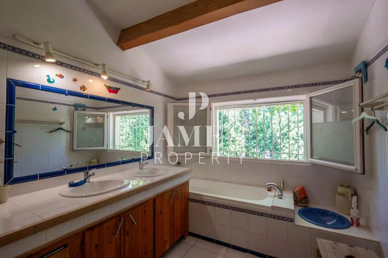 Maison - 160 m² - 6 pièces