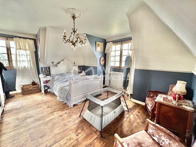 Maison ancienne - 226 m² - 8 pièces