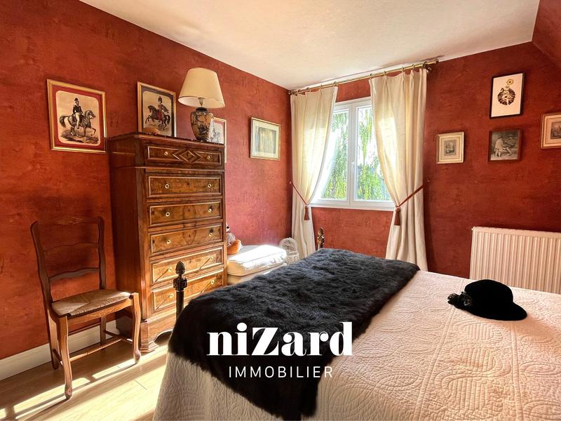 Maison traditionnelle - 171 m² - 7 pièces