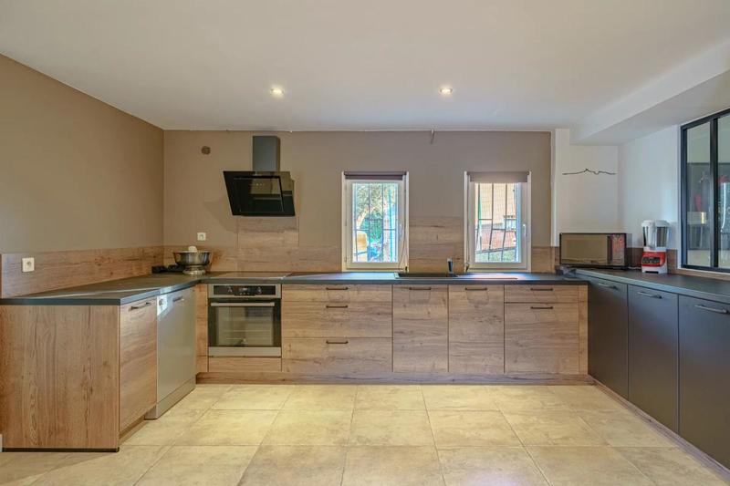 Maison - 192 m² - 7 pièces