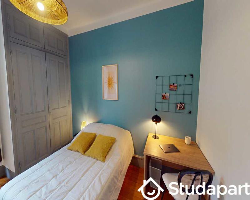 Chambre - 120 m² - 1 pièce