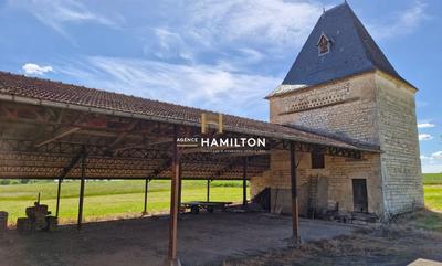 Corps de ferme - 606 m² - 16 pièces