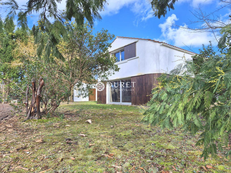 Maison contemporaine - 205 m² - 6 pièces