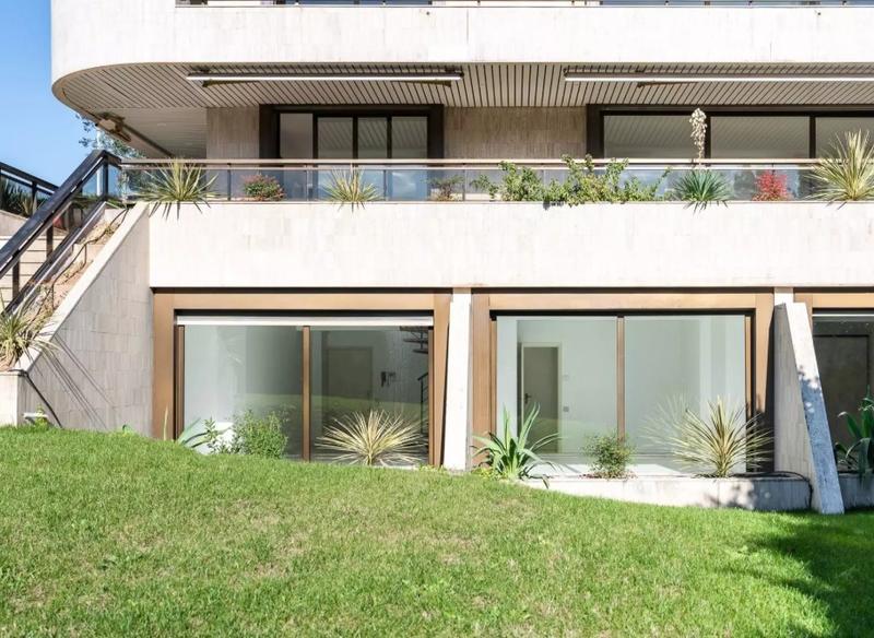 Appartement - 270 m² - 7 pièces