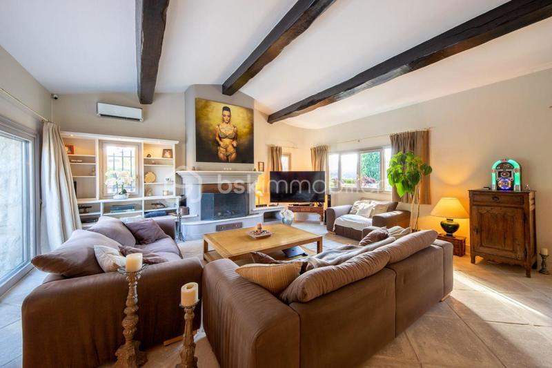 Propriété - 490 m² - 10 pièces