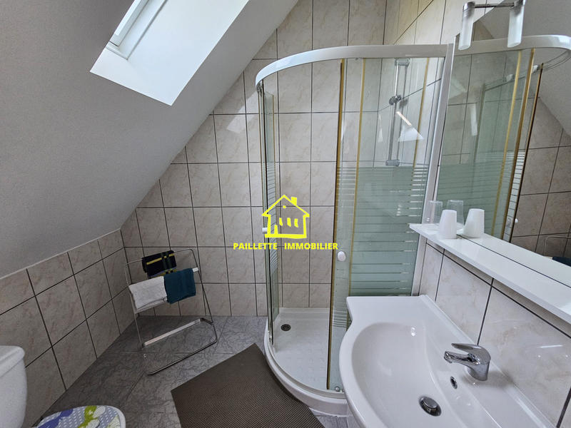 Maison - 1 000 m² - 30 pièces