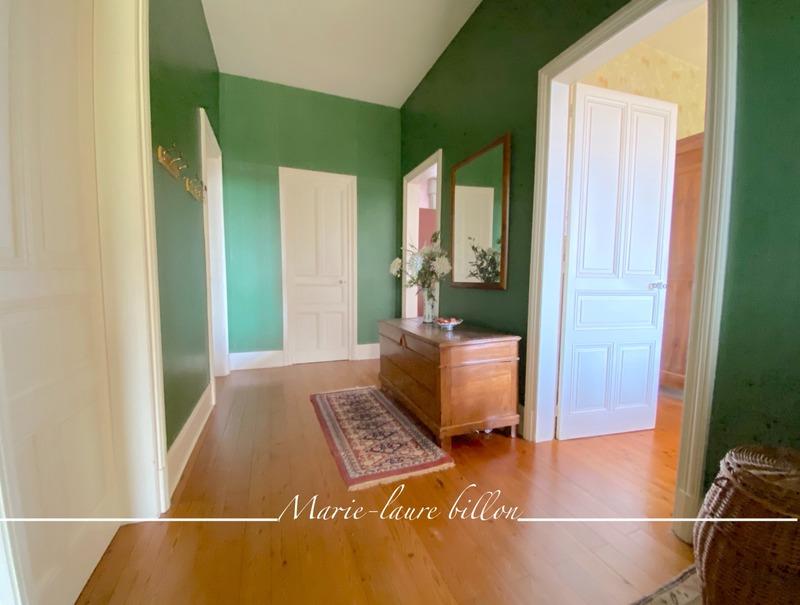 Maison - 222 m² - 8 pièces