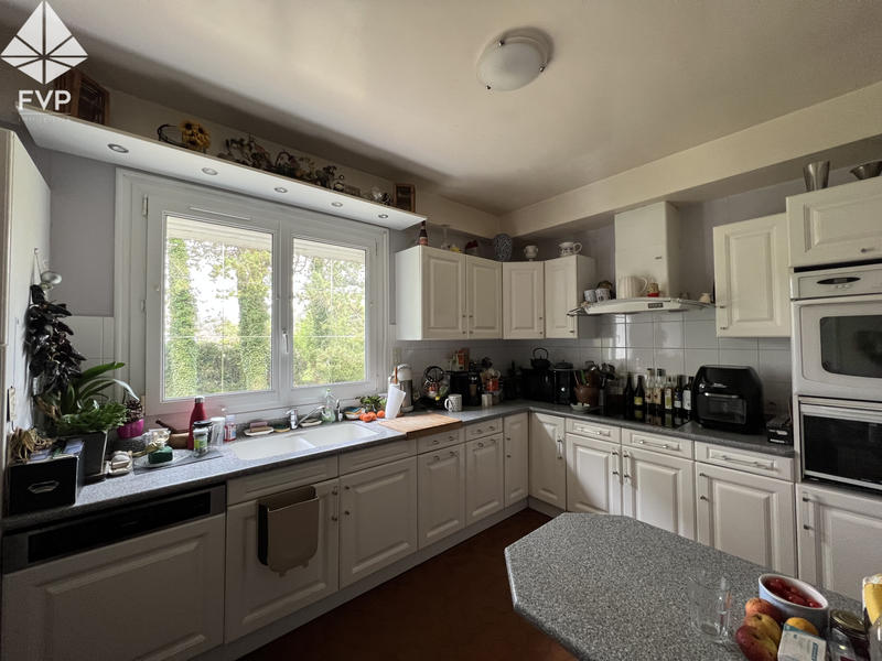 Maison - 246 m² - 7 pièces