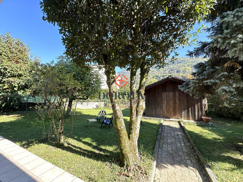 Maison - 263 m² - 15 pièces