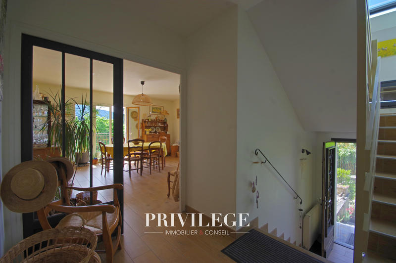 Maison - 161 m² - 7 pièces