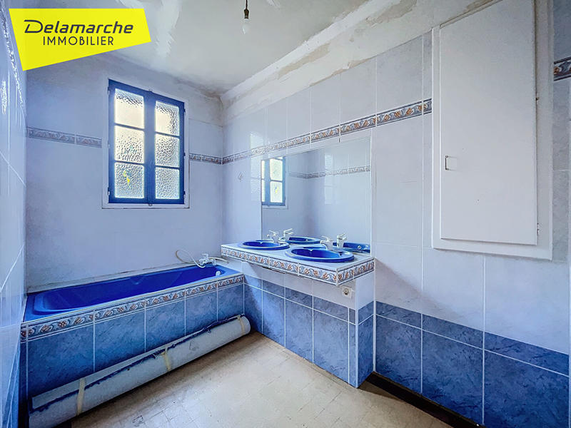 Maison - 143 m² - 9 pièces