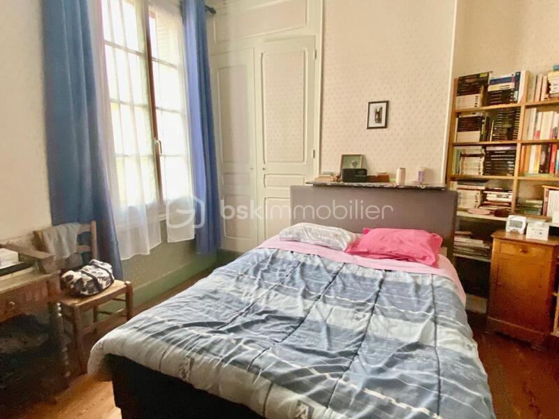 Demeure - 280 m² - 9 pièces