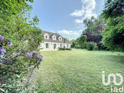 Maison - 250 m² - 6 pièces