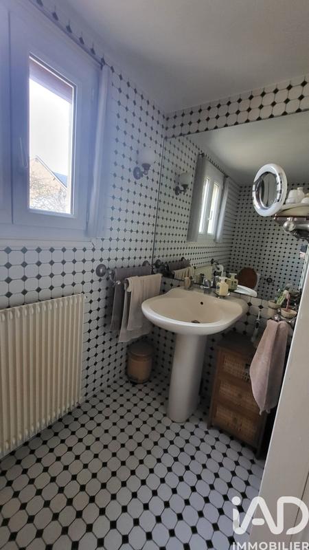 Maison - 99 m² - 6 pièces