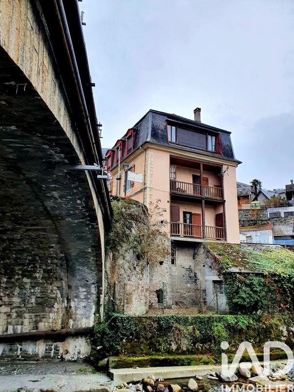 Maison - 172 m² - 9 pièces