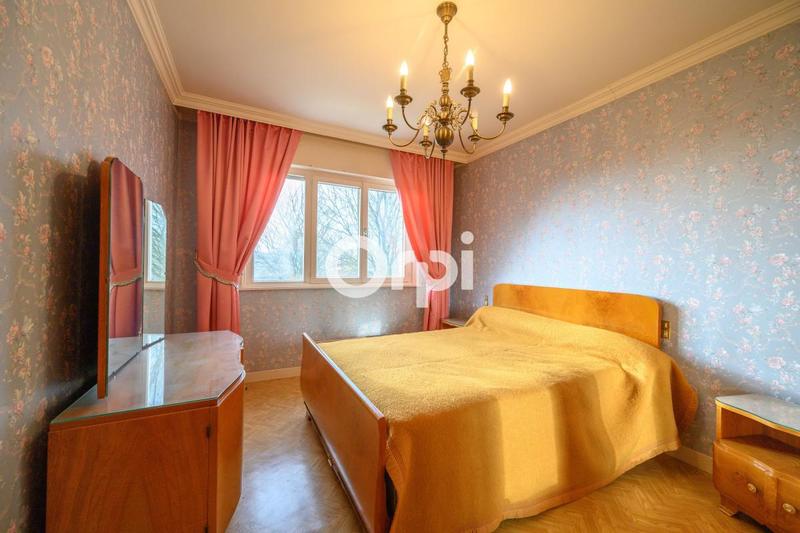 Maison - 226 m² - 8 pièces