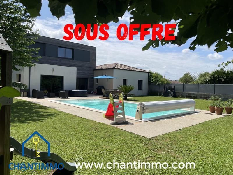 Maison - 186 m² - 8 pièces