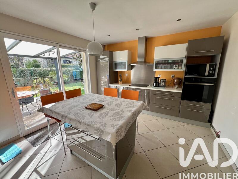 Maison - 163 m² - 8 pièces