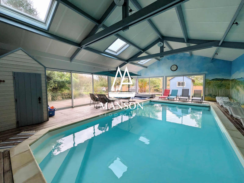 Maison traditionnelle - 386 m² - 10 pièces