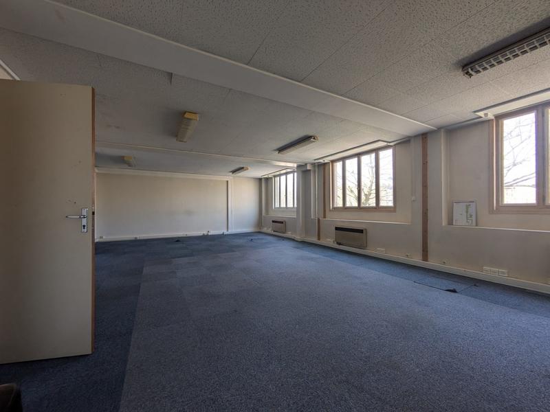 Bureau - 300 m²