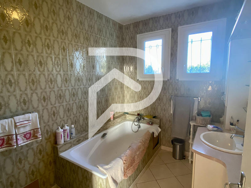 Maison - 205 m² - 7 pièces