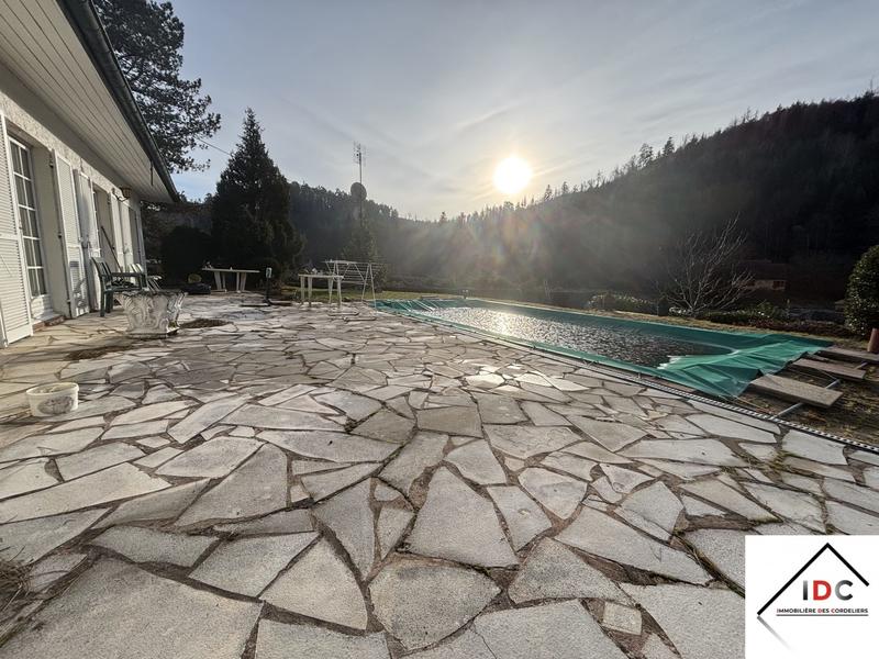 Maison - 172 m² - 5 pièces