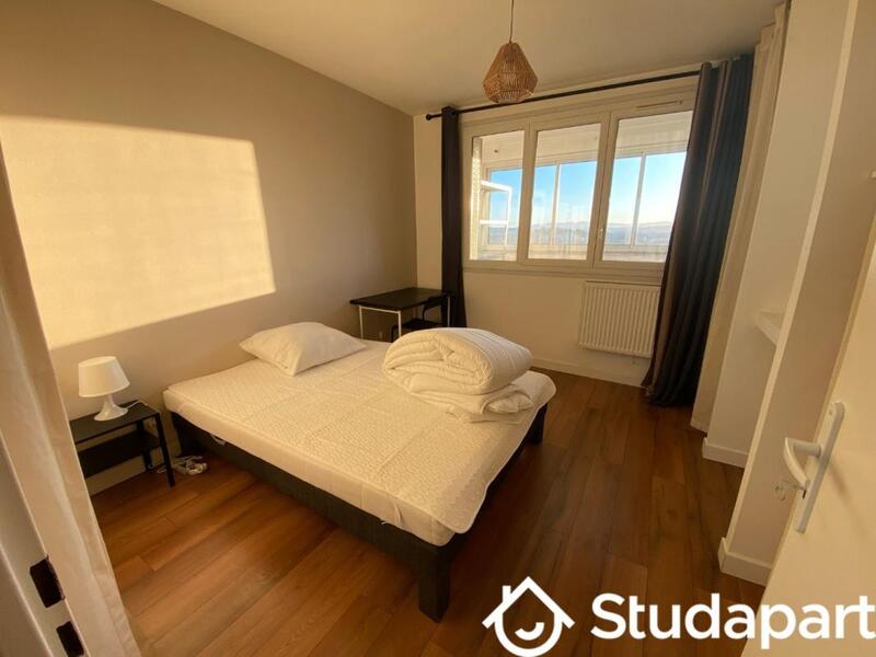 Chambre - 12 m² - 1 pièce