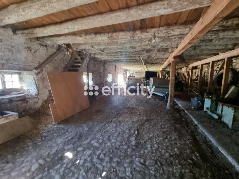 Maison - 200 m² - 2 pièces