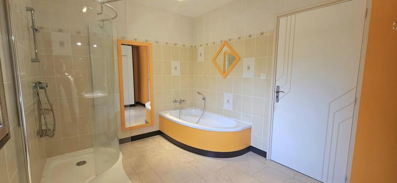 Villa - 170 m² - 6 pièces