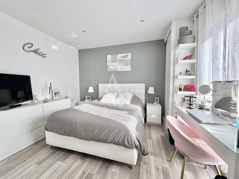 Maison - 93 m² - 5 pièces