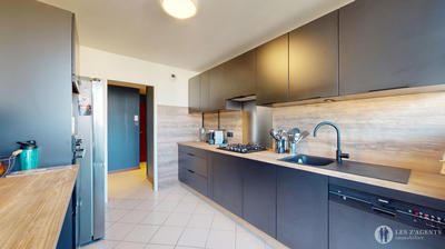 Appartement - 80 m² - 4 pièces