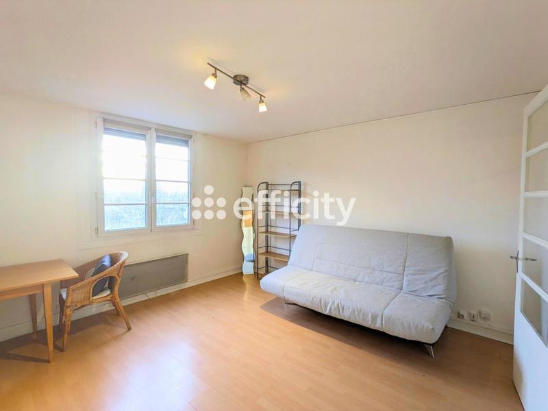 Studio - 25 m² - 1 pièce