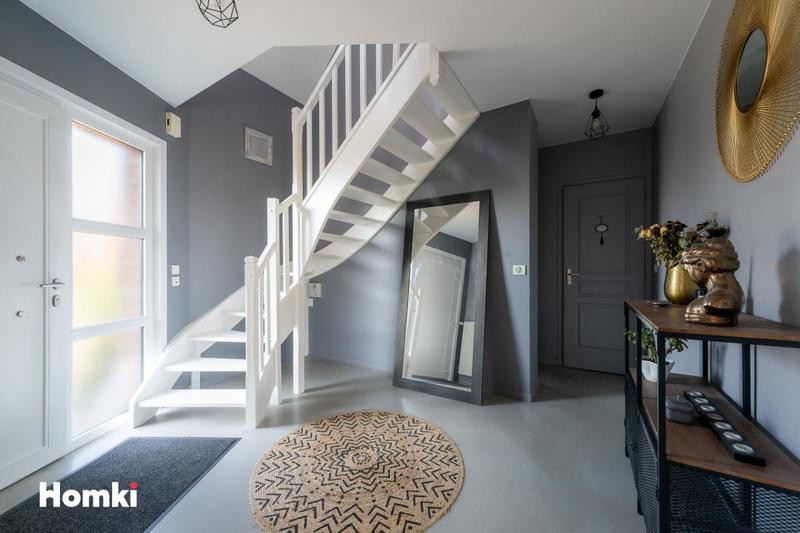 Maison - 181 m² - 7 pièces