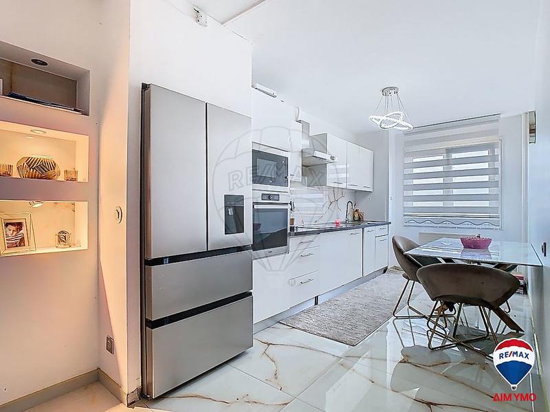 Appartement - 99 m² - 5 pièces