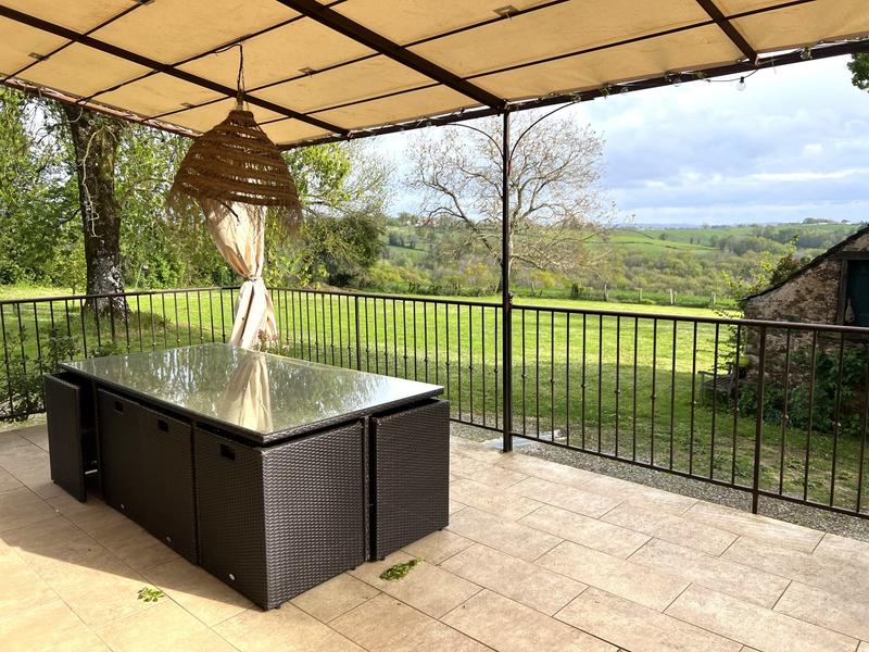 Maison - 400 m² - 12 pièces