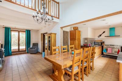 Maison - 151 m² - 6 pièces
