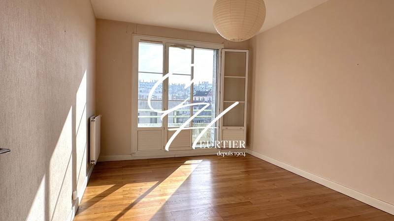 Appartement - 77 m² - 4 pièces
