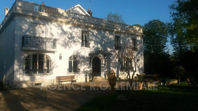 Maison - 400 m² - 12 pièces