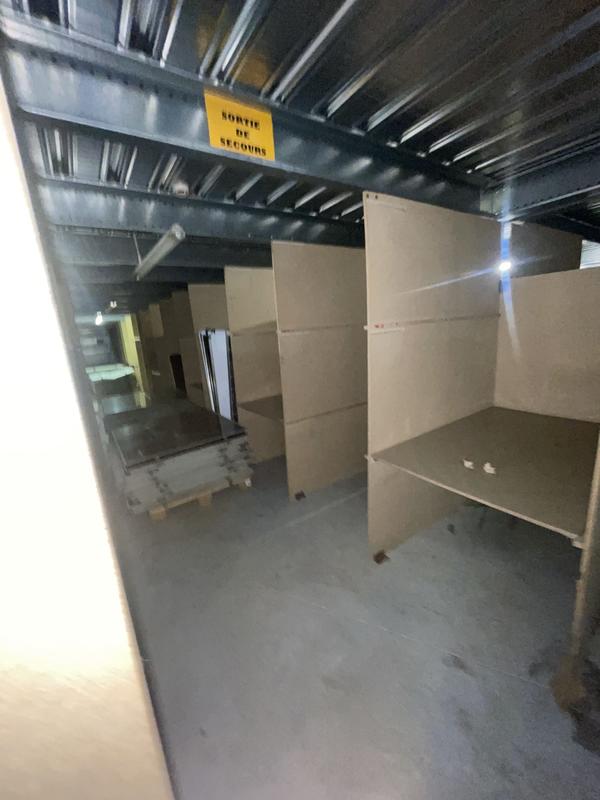 Local d'activités - 887 m²