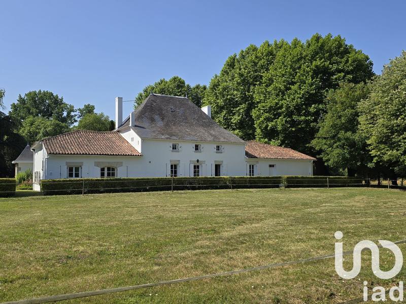 Maison - 270 m² - 10 pièces