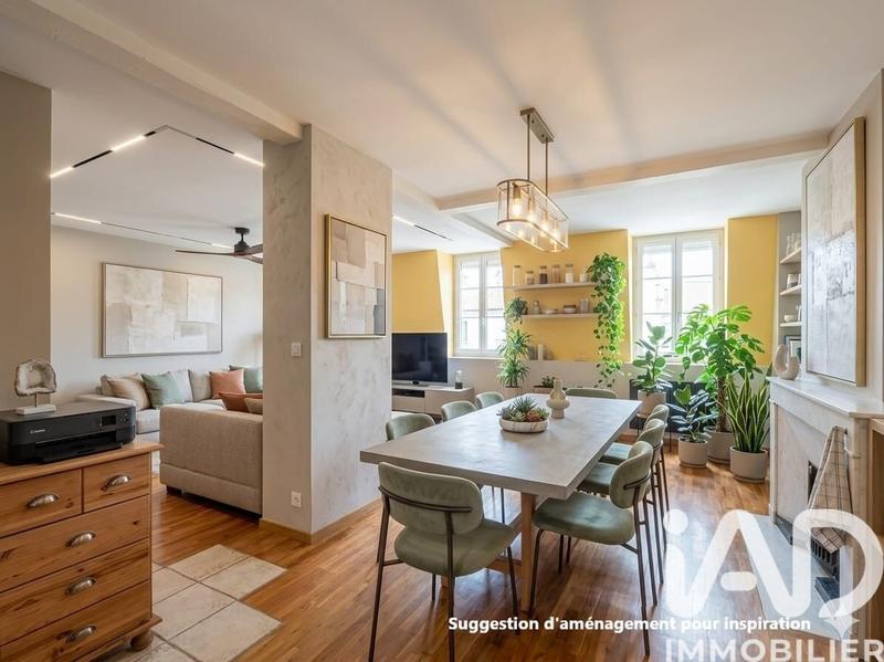 Appartement - 120 m² - 6 pièces