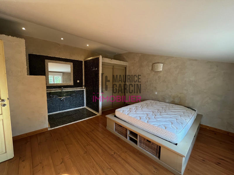 Maison - 296 m² - 8 pièces