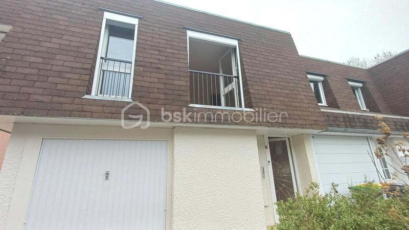 Maison - 94 m² - 5 pièces