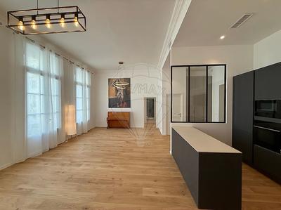 Appartement - 100 m² - 4 pièces