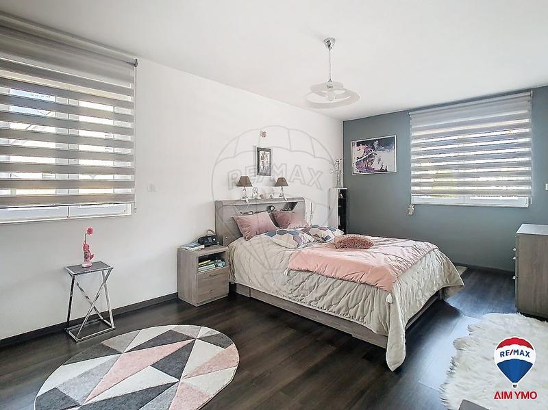 Maison - 220 m² - 6 pièces