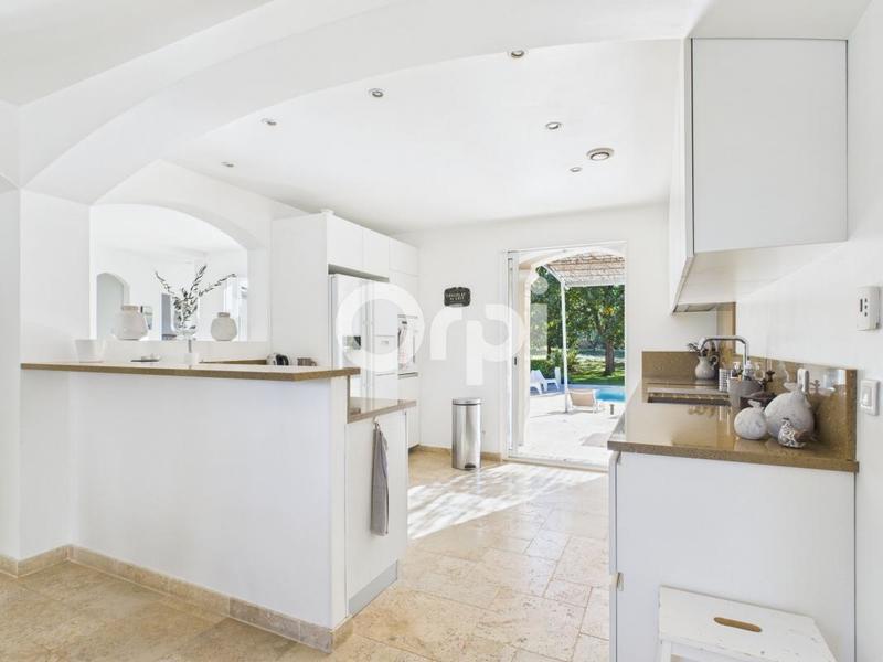 Villa - 200 m² - 6 pièces