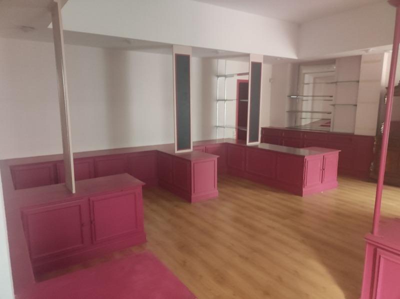 Local commercial - 156 m² - 9 pièces