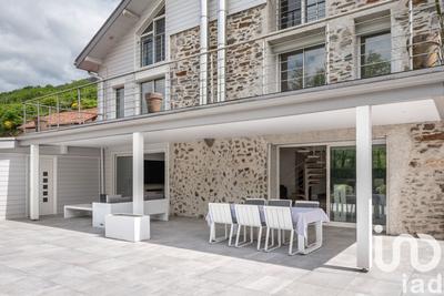 Maison - 249 m² - 6 pièces