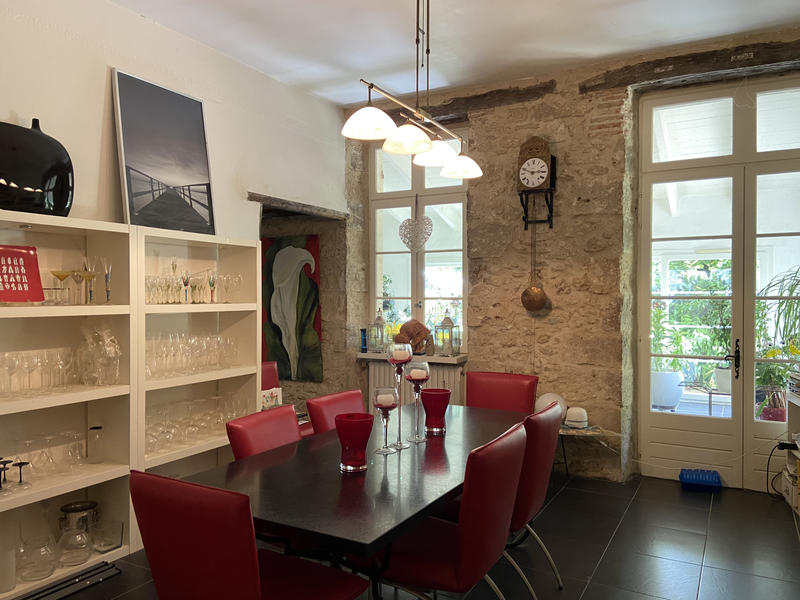 Maison - 474 m² - 16 pièces